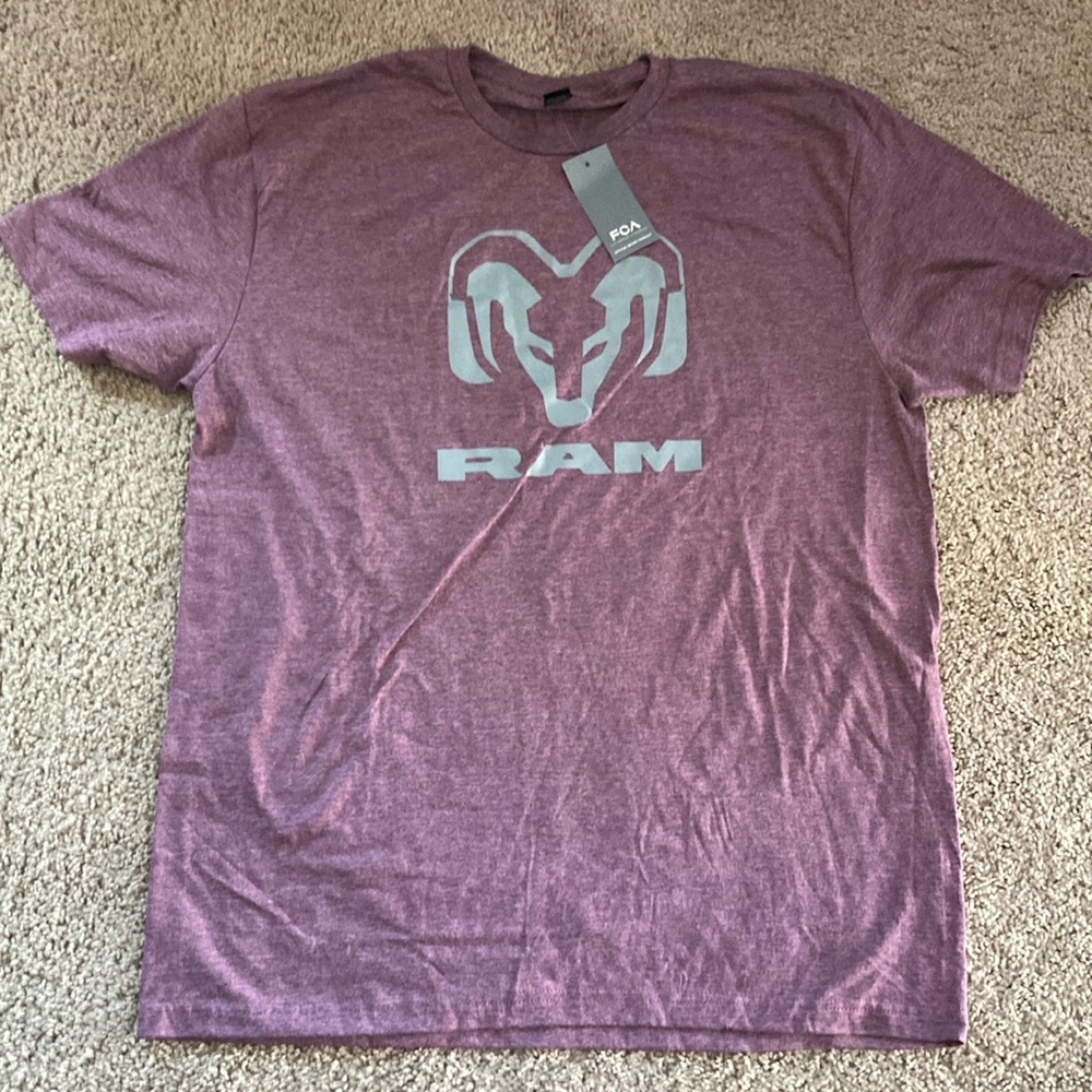 ❤️3/$10❤️ RAM tshirt